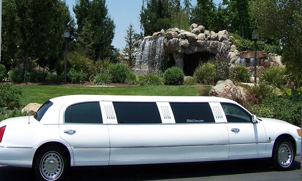 Enjoy a Limousine Ride In Dubai