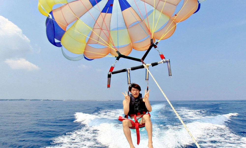 Parasailing In Dubai