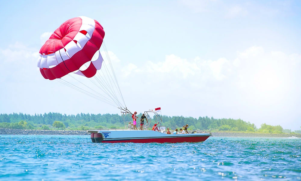 Parasailing In Dubai