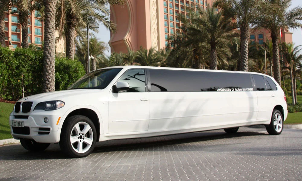 Enjoy a Limousine Ride In Dubai
