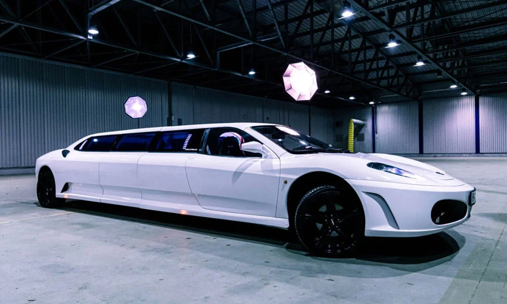 Enjoy a Limousine Ride In Dubai