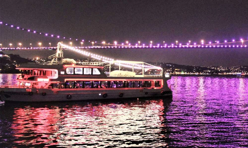 Istanbul Bosphorus Cruise Tour, Istanbul