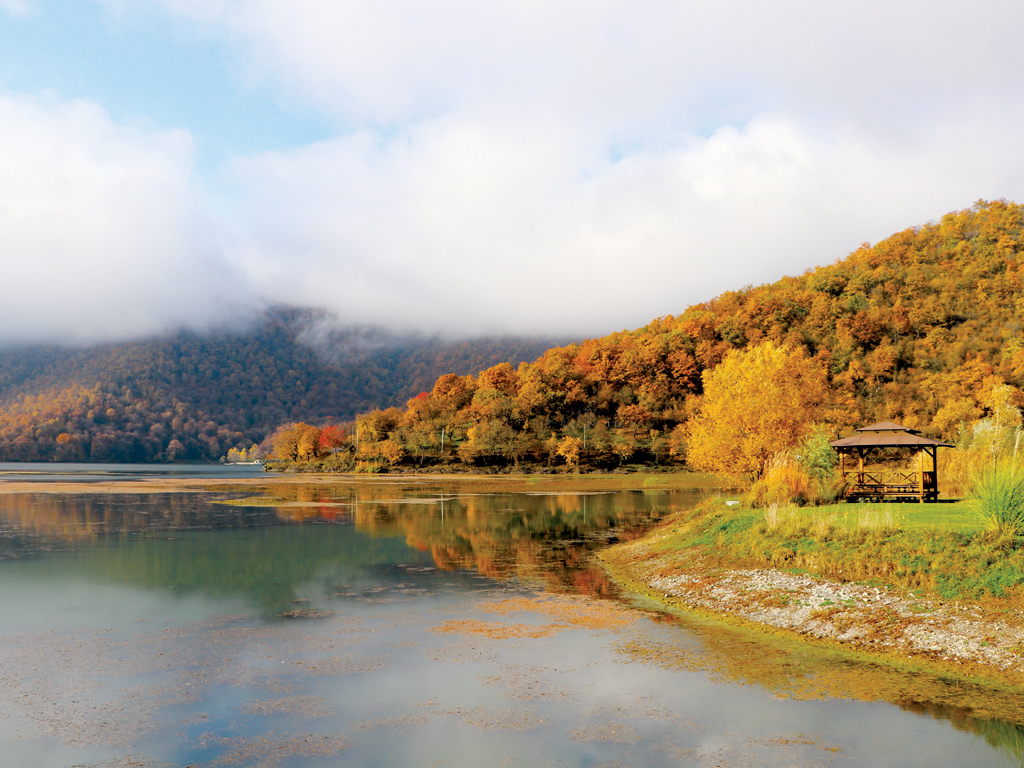 Garanohur Lake Hiking Tour
