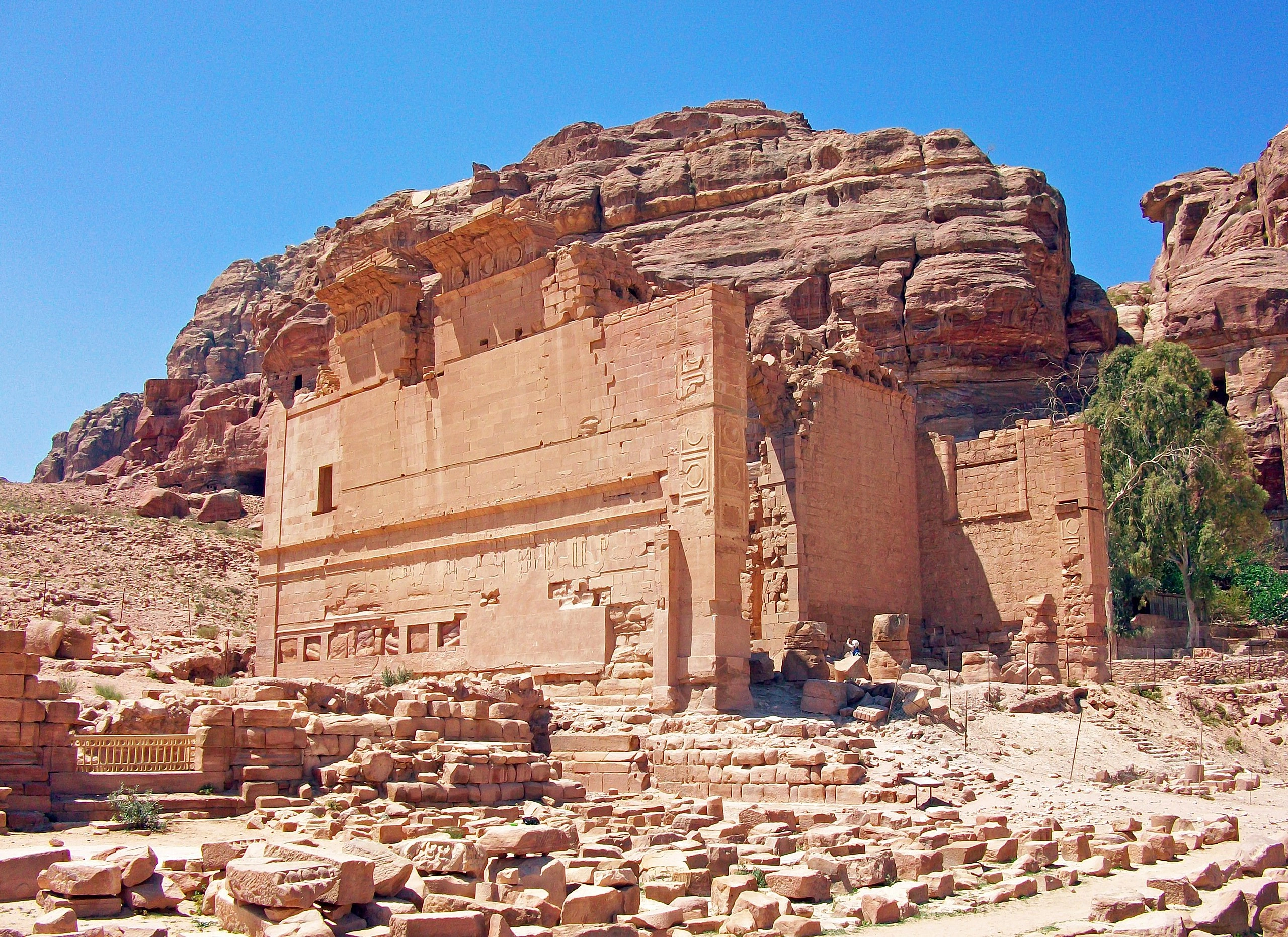 Qasr al-Bint