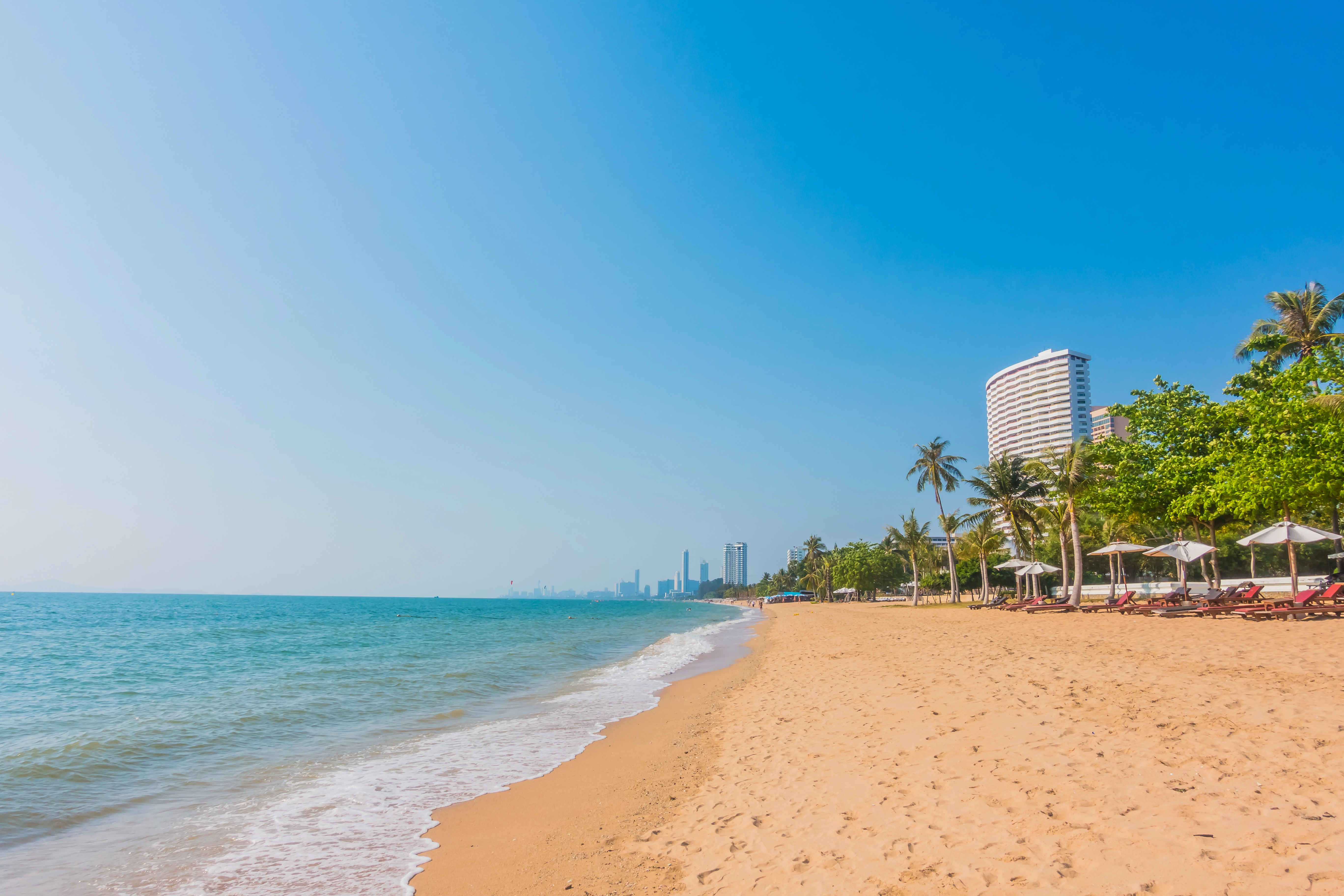 Aksa Beach