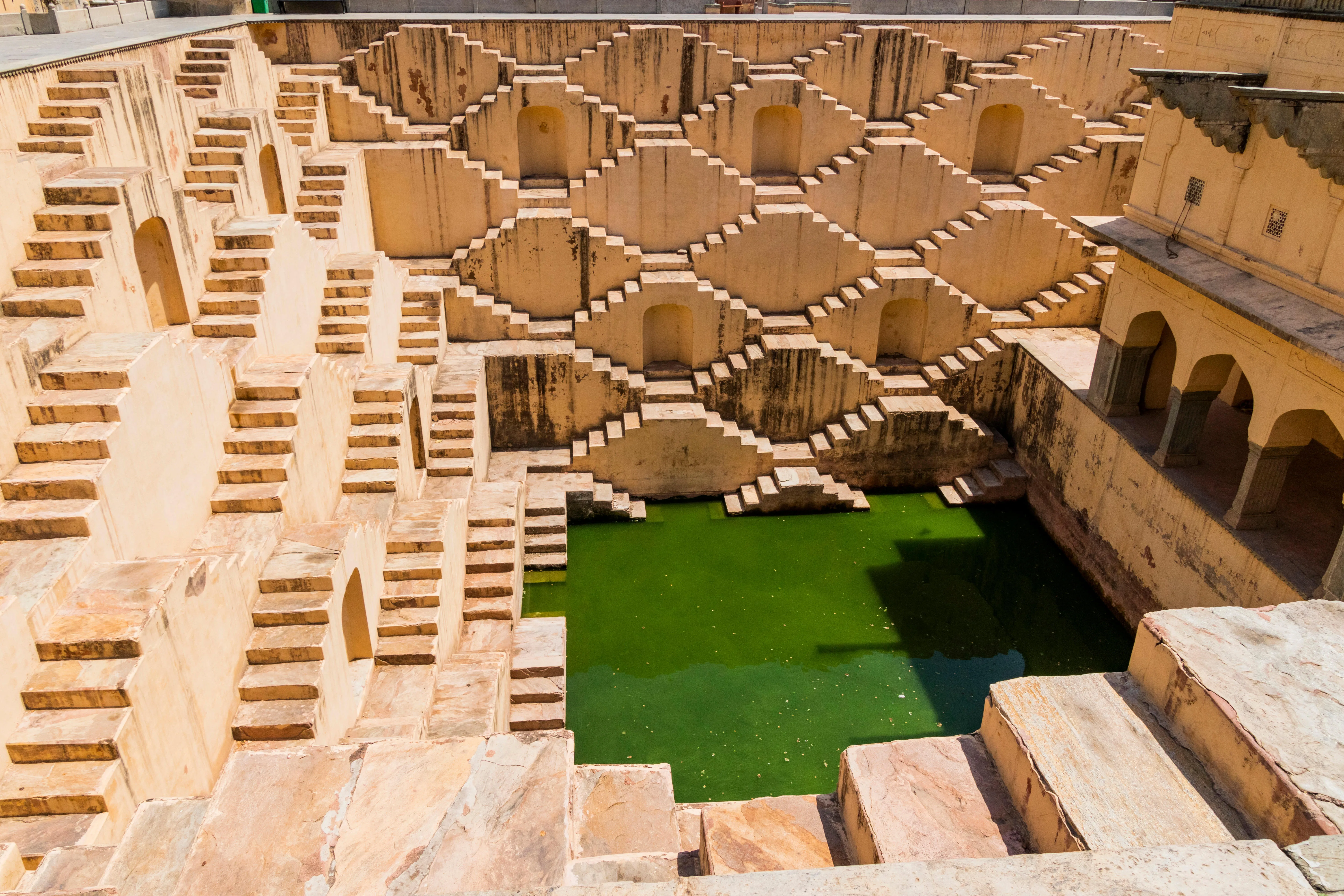 Panna Meena ka Kund