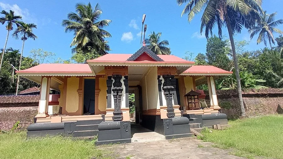 Thirunavaya Nava Mukunda Temple