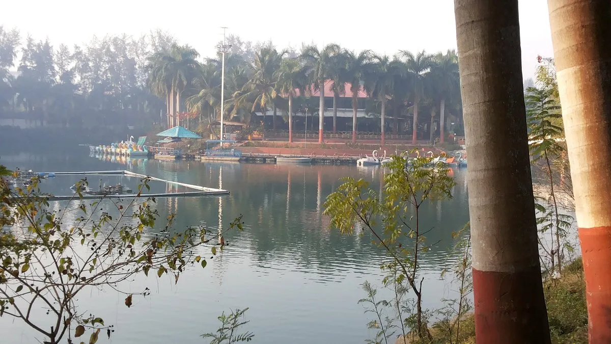 Kadaiya Lake Garden