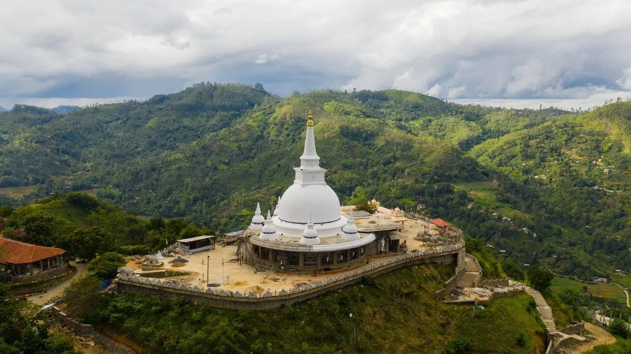 Mahamevnawa Monastery in Sri Lanka