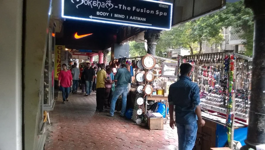 Colaba Causeway Market in Mumbai