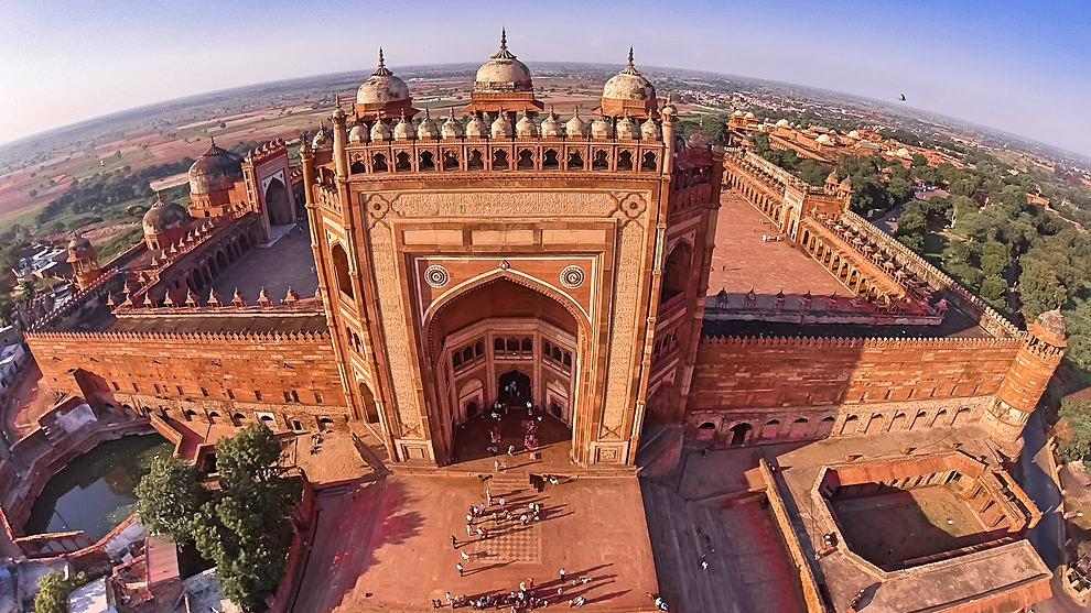 Same day Taj Mahal Agra tour with Fatehpur Sikri from Delhi by car