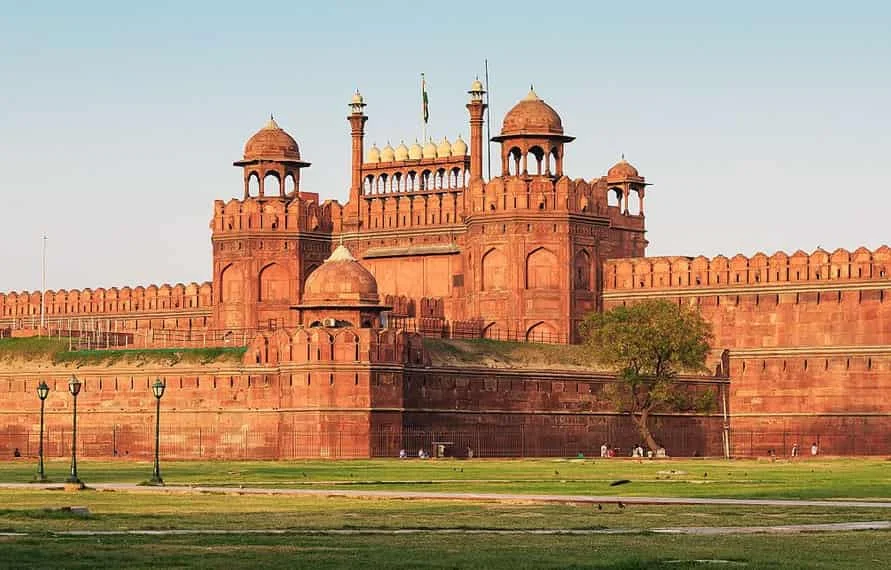 6 days Golden triangle tour with Jhalana leopard Safari from Delhi